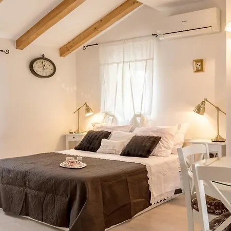 Apartment Rusticus Domus *