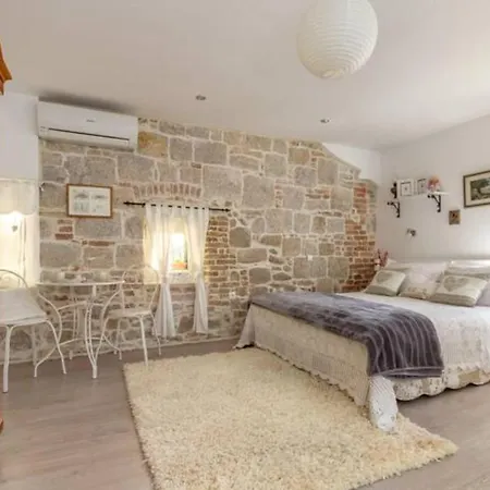 Apartment Rusticus Domus Split