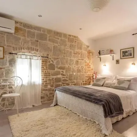 Rusticus Domus アパート スプリト